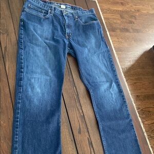 Eddie Bauer men’s 
Straight fit jeans